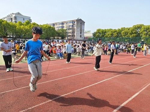 1682219415534504.jpg 跳绳场景.jpg